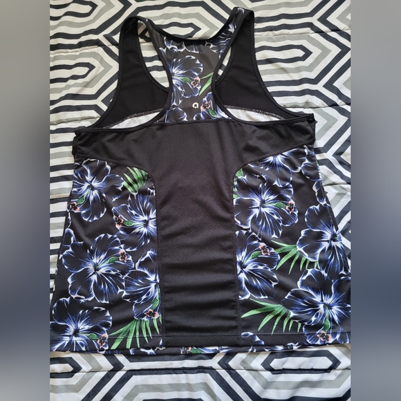 Hyba XXL racetrack workout tank - Picture 3 of 6